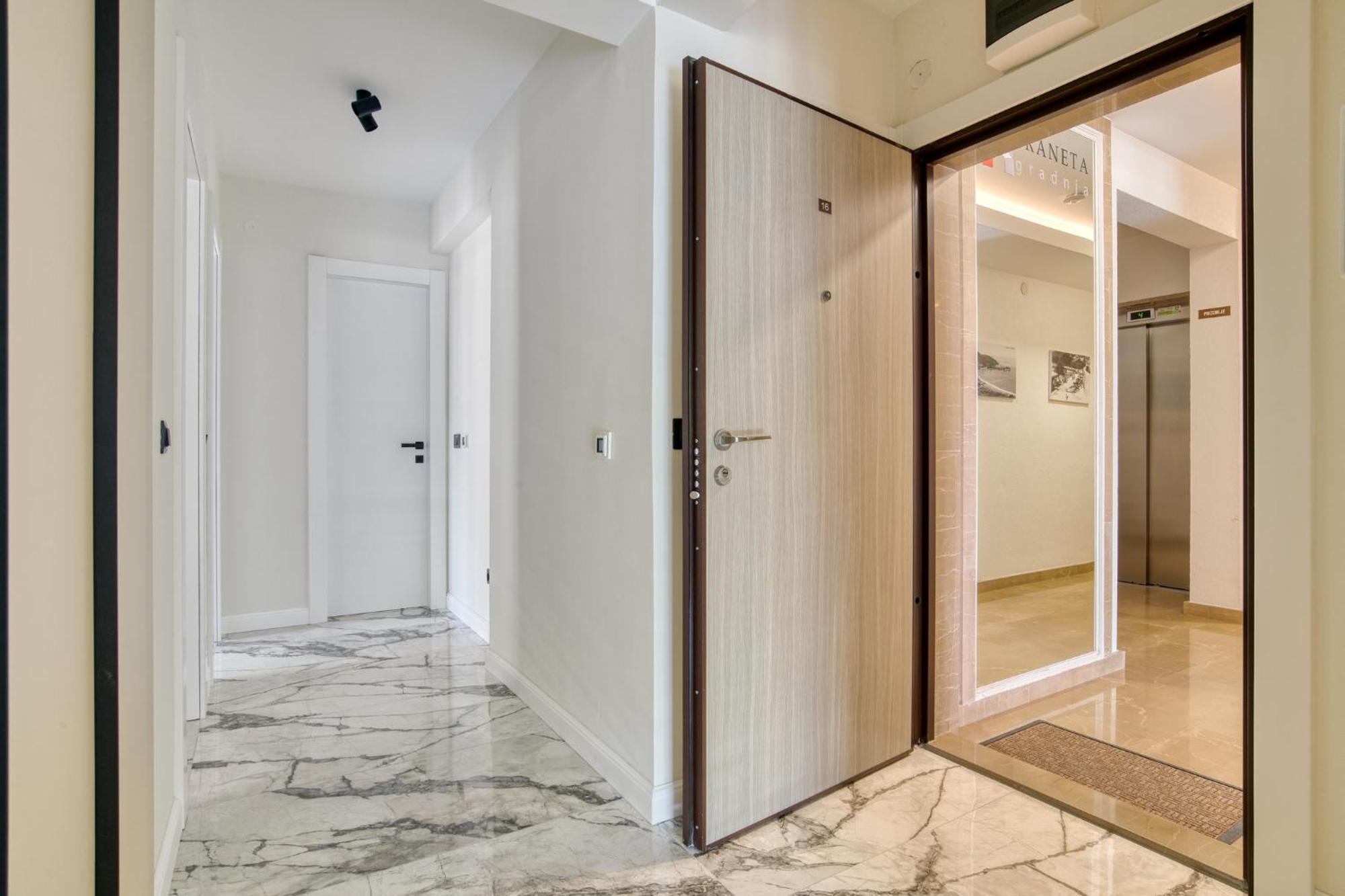 Ap Royal Oak - 2 Bedroom Apartment In Будва Екстер'єр фото